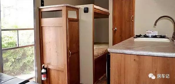 托展式b型房车,双轴进口豪华拖挂式房车