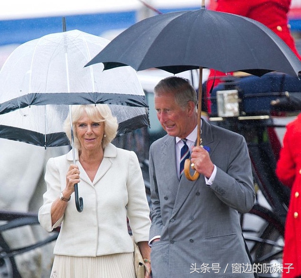 英国女王不同场合穿搭,英国王室女王穿搭