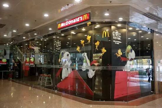 史努比永远是最爱的小狗,史努比是只什么样的小狗