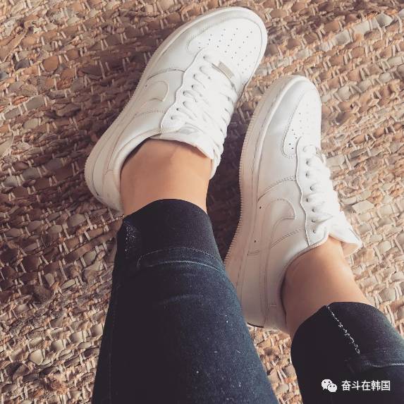 换季该买什么鞋子,换季买什么鞋子好看
