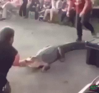 这广告打的我猝不及防,这广告打得我猝不及防什么意思