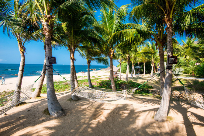 去三亚感受碧海蓝天,享受椰风海韵三亚度假指南精选