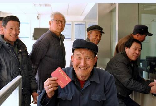 脑梗费用10万新农合能报销吗,农民住院花费40000医保能报销多少