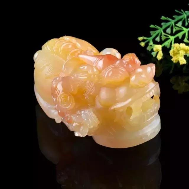 黄龙玉手镯有没有收藏价值,缅甸黄龙玉的收藏价值