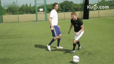 足球实战过人技巧,足球边路扣球过人集锦