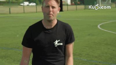 扣球过人技术动作要领,足球虚晃扣球过人