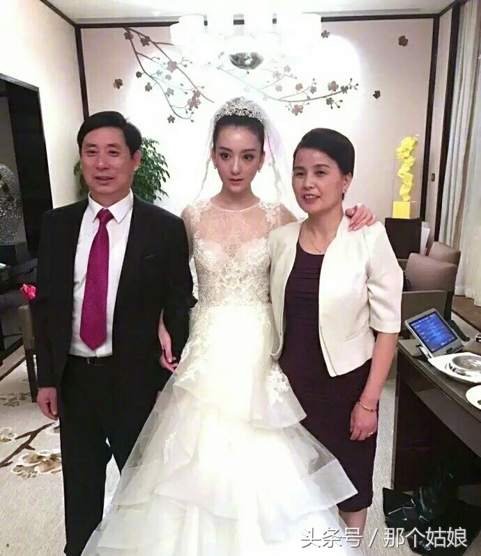 方媛几岁成为天王嫂的 (方媛和天王嫂合影)