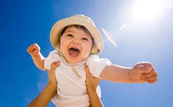 想宝宝长高一些可以补充什么,宝宝怎么晒太阳补得快