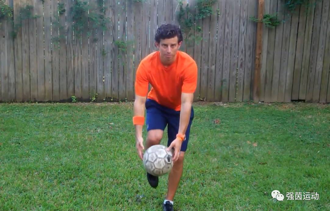 凌空抽射技巧视频,空中摆腿凌空抽射