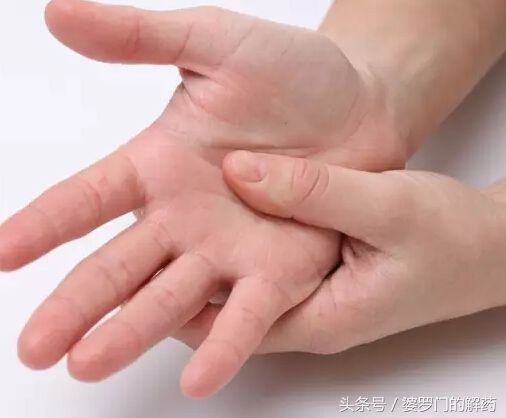 手掌上哪个穴位可以治咳嗽,咳嗽搓背的正确方法