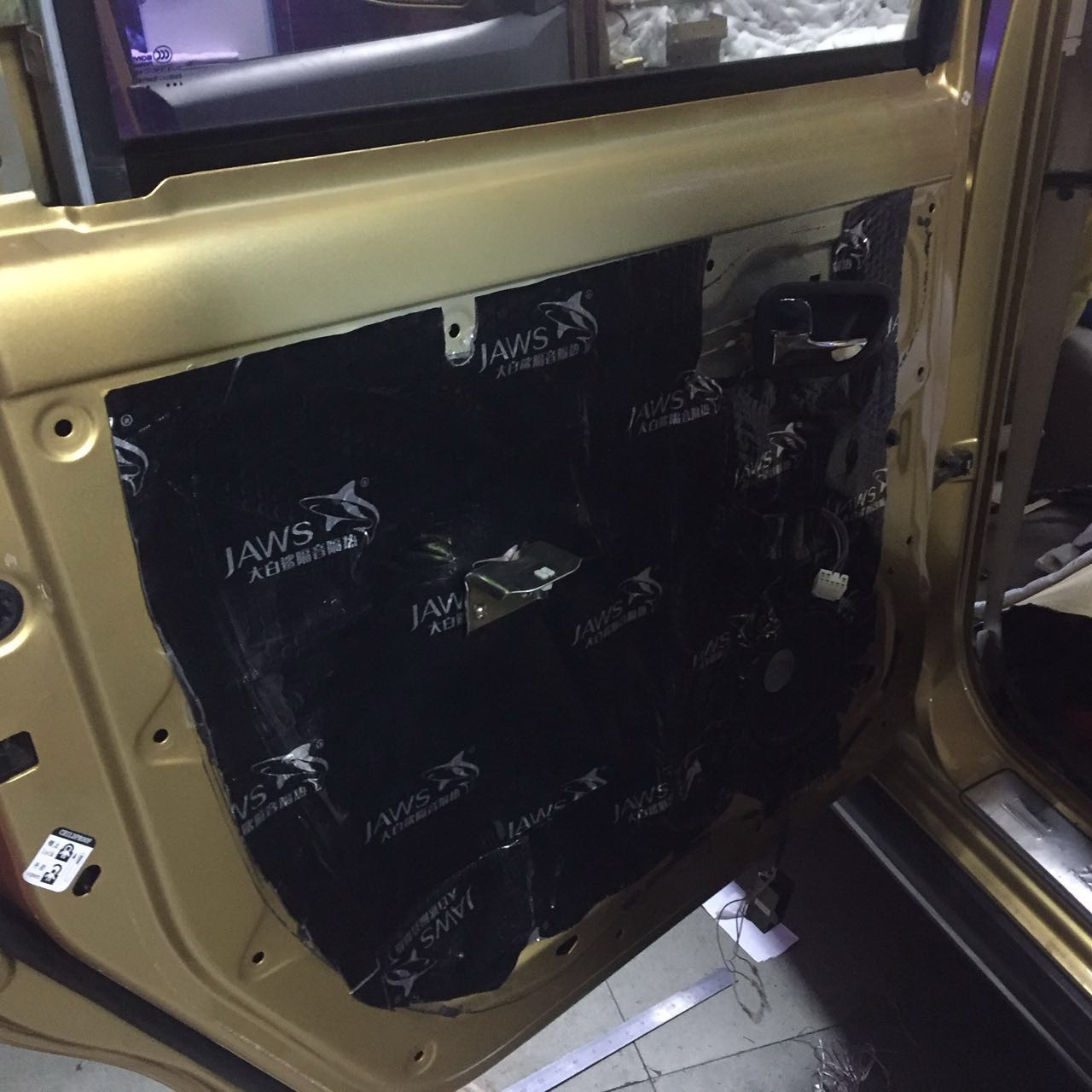 泰安地区五菱宏光s改装隔音,五菱宏光s改门隔音施工过程