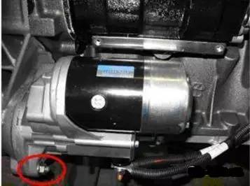 影响发动机正常启动有几个原因,影响发动机振动的主要因素