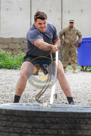 美国大兵和大力士,美国大兵翻轮胎