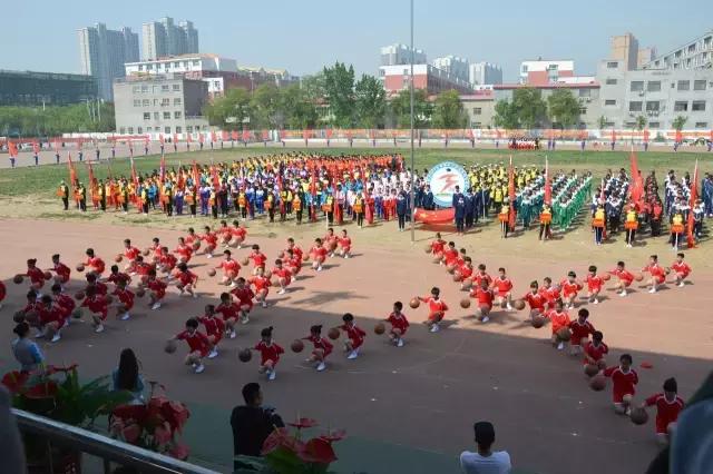 安国市实验小学田径运动会开幕式,全市中小学生田径运动会开幕式