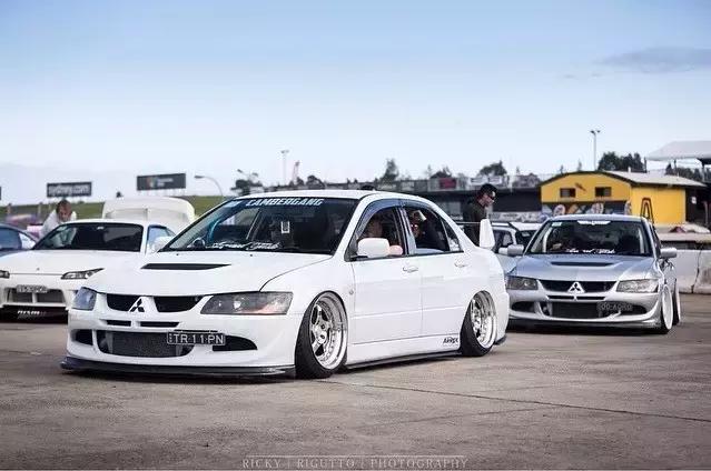 本想把EVO卖掉跳出改装坑，买了高尔夫7R后却又重新“吸毒”