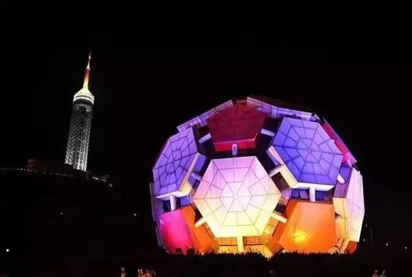 劳动公园大足球内部样子,劳动公园大足球叫什么