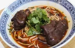 重庆城内好吃的当地餐馆,重庆城的面吃一碗少一碗