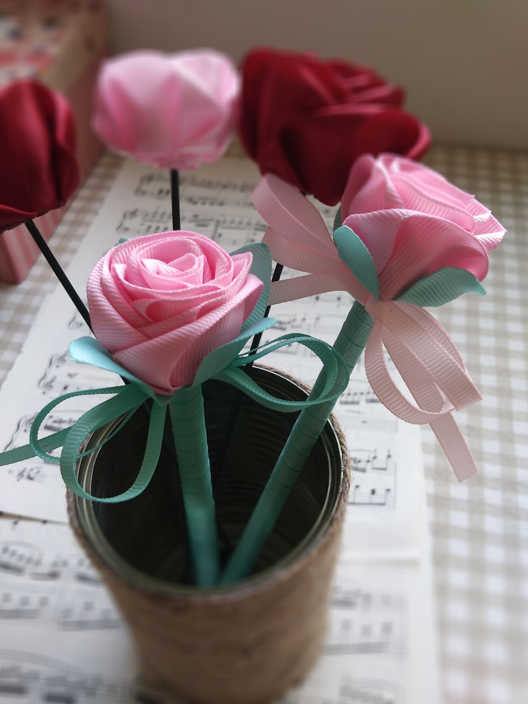 什么纸花送给老师做教师节礼物呢,教师节送给老师一束花手工礼物