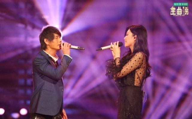 金曲捞感动落泪,金曲捞最后一次演唱