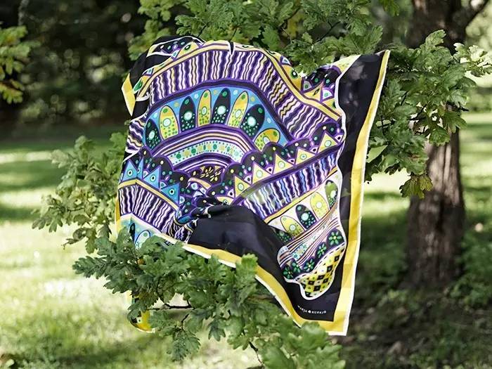 刚买的围巾怎么洗,丝巾买回来怎么洗