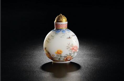 鼻烟壶拍卖价格一览表,清代和田玉鼻烟壶价格