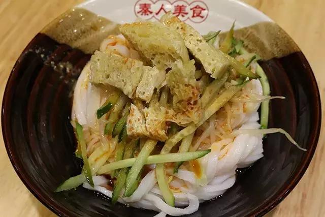 “遭受”十万伏特暴击!20只皮卡丘惊喜出没,要被萌哭了!