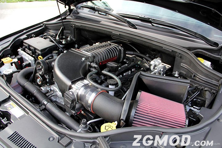 大切诺基srt改装700匹,扮猪吃老虎终结者jeep大切诺基srt8