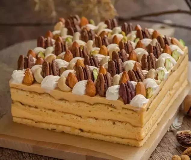 只吃一口蛋糕,只吃了一口的蛋糕