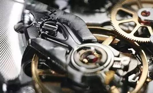 浪琴制表故事,浪琴曾经比肩百达翡丽