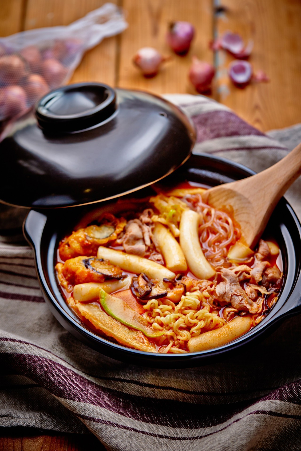 什么！我没听错吧！1元就能吃到招牌菜！这家人家的生日宴也太豪气了吧！