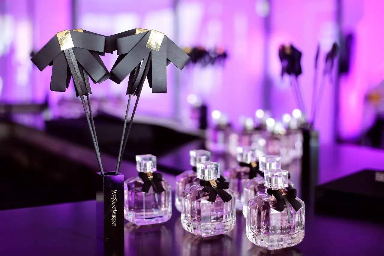 扎心不？彩妆老司机YSL这次开了艘游轮接你去剁手！