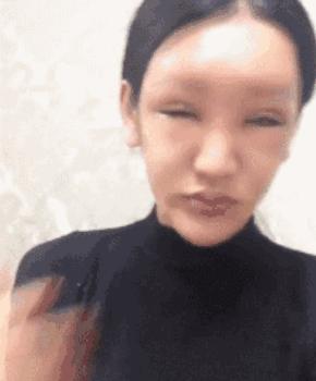 一眼就秒杀刘梓晨的“鱼精女”，看她整容后的脸感觉今晚会做噩梦