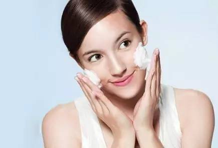 干皮混油皮敏感肌痘肌用什么好,干皮油皮敏感肌水乳推荐