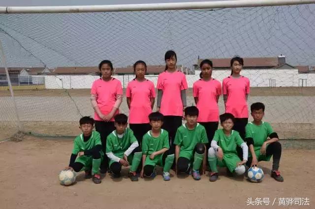 黄骅身边事｜土操场，老教练，乡村小学“炼”出冠*队军**！