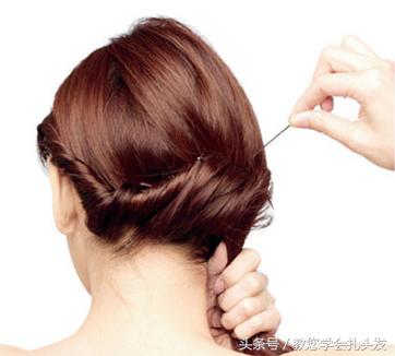 气质女人一定要尝试的一款发型,一个女人学会了化妆