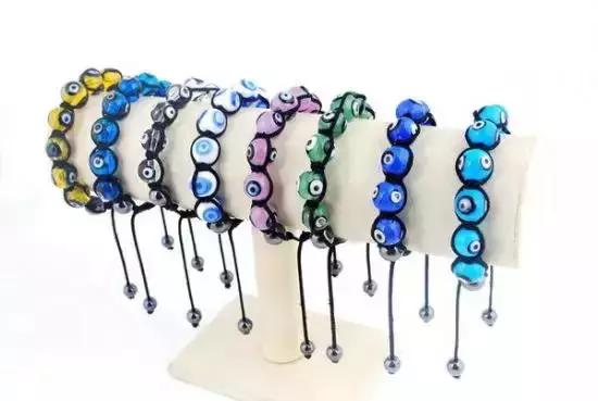 出门旅行,有些纪念品最好不要带回家