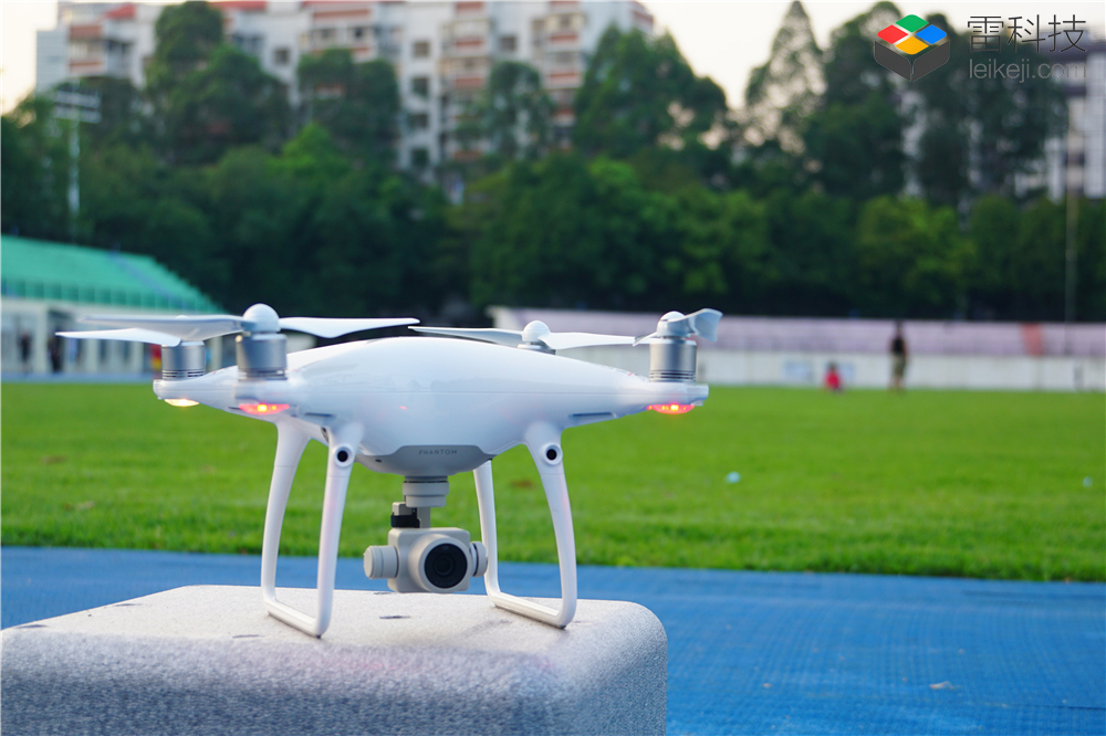 大疆无人机精灵4无人机深度评测,大疆精灵4飞行评测