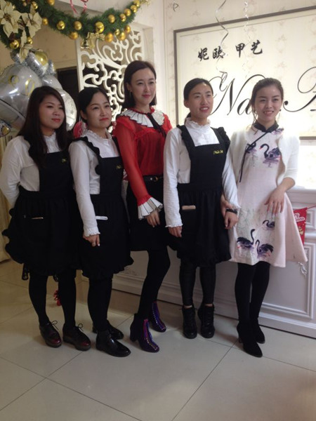 美甲店开业搞活动,美甲店开业3个月咋样做活动