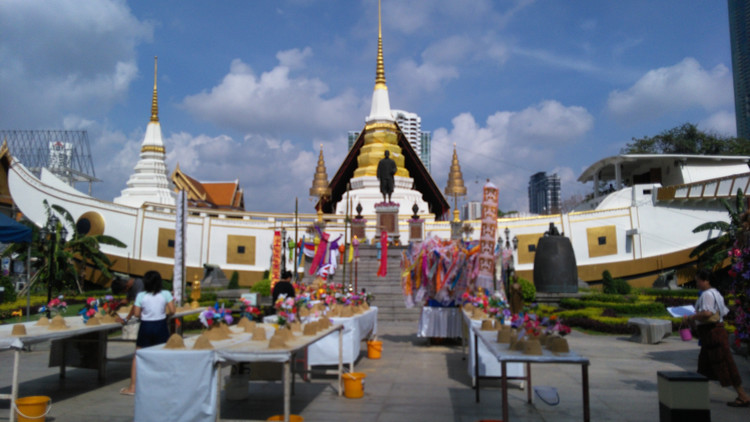 泰国曼谷金庙旅游攻略,泰国曼谷苏泰寺旅游攻略