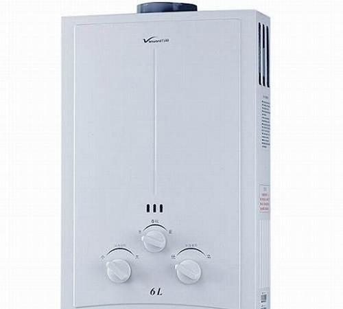 太阳能热水器废水管漏水,热水器水管漏水的照片