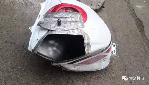 摩托车油箱摔凹了自己怎么修复,摩托车油箱被撞凹陷怎样修复
