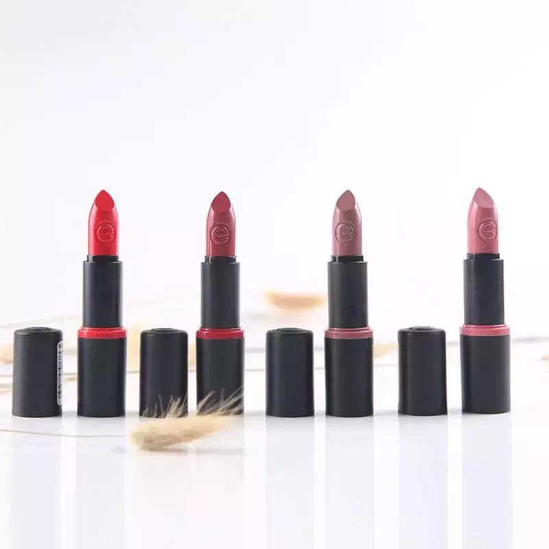 初学者化妆需要哪些东西和步骤呢 (初学化妆怎么选产品需要注意什么)