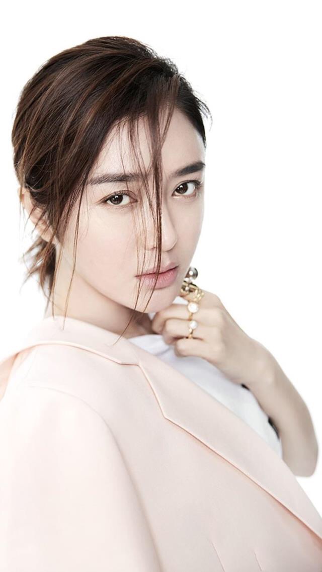 秦岚整容成功了么,秦岚公开承认整容了吗