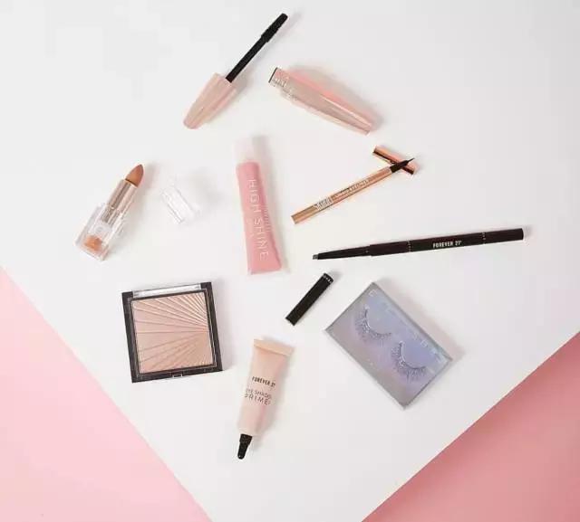 卖衣服每次都要跑去进货吗,卖衣服的都会打扮吗