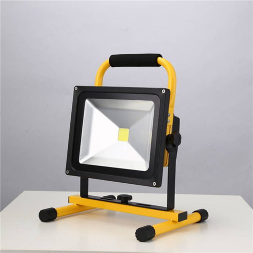 应急露营灯太阳能灯推荐,新款户外露营灯应急多功能