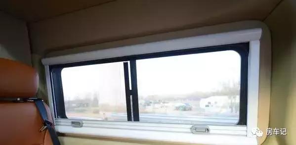 上汽大通v80长轴中顶自动挡房车,2019款大通v80豪哥自动挡房车