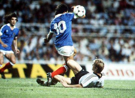 20大足球历史巨星排名,足球历史排名前10位球员