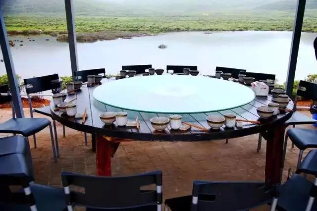 四川房车露营,川藏线上最火的房车露营基地