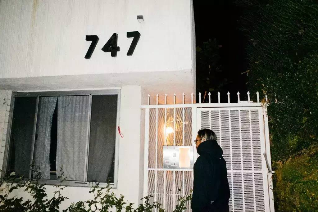 5分钟赚100万美金的潮流单位，幕后主脑竟然是一个不受欢迎的怪人？