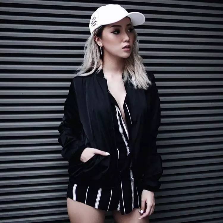 5分钟赚100万美金的潮流单位，幕后主脑竟然是一个不受欢迎的怪人？